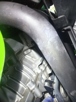 Kawasaki ZX7R - 10
