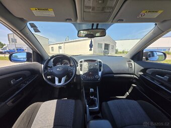 Kia Ceed 1.6 CRDi, 66kw, nová STK. Rok 2011. - 10