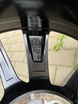 Černé R17 Trius Škoda Octavia 225/45 17 kola - 10