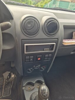 Dacia Logan červená 1,4 benzín k7j a7 - 10