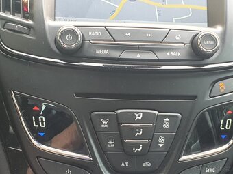 Opel Insignia - 10