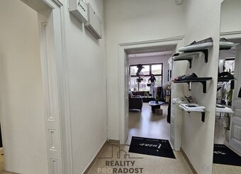 Pronájem komerčních prostor 90 m2 v centru, ul. Štefánikova - 10