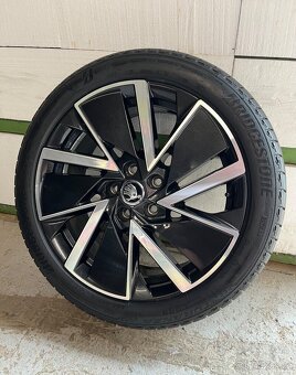 Octavia R18 (2025) Nové letní pneu - 10