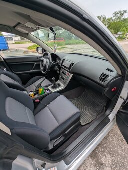 Subaru Legacy - 10