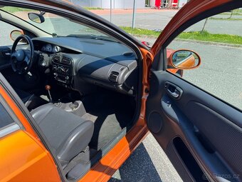 Dodge Neon SRT-4 - 10