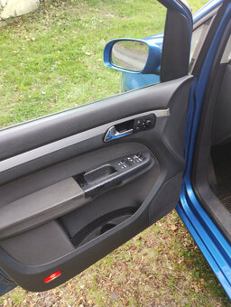 VW Touran 2.0 TDi 103 kW r.v. 12/2004 - 10