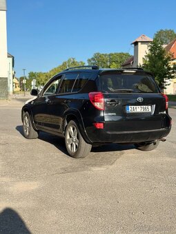 Toyota RAV 4 - 10