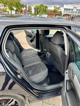 Volkswagen Golf VI 2.0 TDI 81 kW Highline - 10