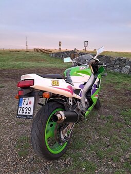 Kawasaki ZXR 400 A2 - 10