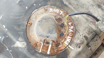 Nissan Patrol Y61 -  Nádrž paliva Wagoon - 10