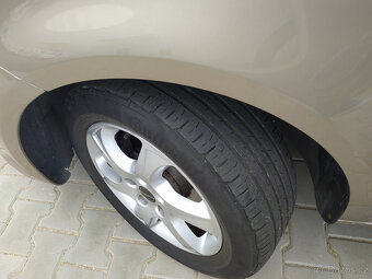 VW Touran 1.6 TDi CR, navi, tempomat, webasto. - 10