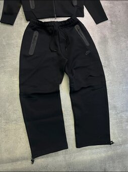 Black tech fleece - 10