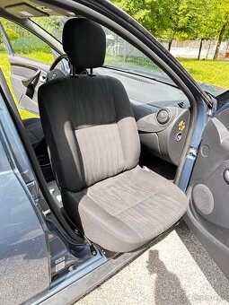 Dacia Duster 1.6 77kw klima a po servise - 10