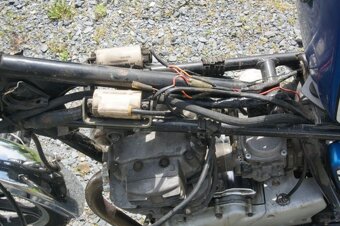 Yamaha XS400 - 10