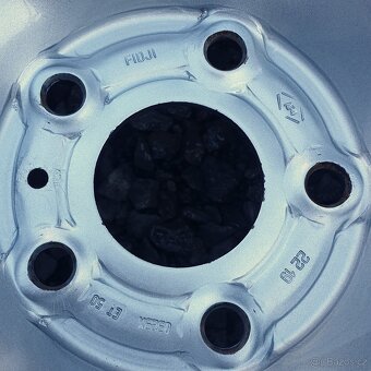 Zimní kola Dacia 215/65/16, 6.5Jx16 ET50 č.AK03 - 10