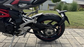 MV Agusta Brutale 800,nové pneu,mnoho doplňků,TOP STAV,ČR - 10