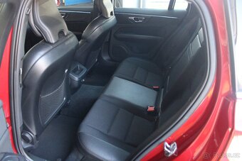 Volvo V60 D3 Momentum Automat+LED+Tažné+Panorama - 10
