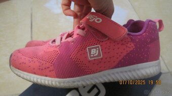 Boty, tenisky BEJO, sandálky Baťa, vel. 33, 34 - 10