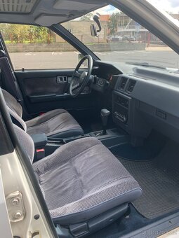 Prodám Nissan Bluebird , 1990 , veterán. - 10