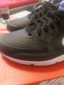 Prodám sportovní boty Nike,možná nepatrná sleva - 10