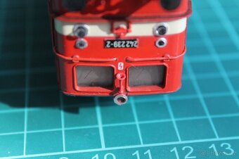 H0 PIKO BR 242 DR - 10