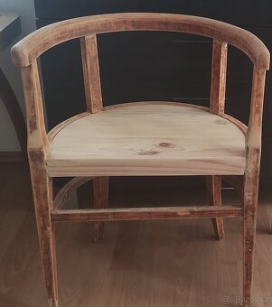 Celodřevěná židle - 10