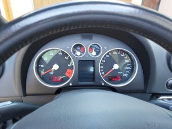 Audi TT 1.8 T Roadster - 10