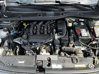 Peugeot 208 1.2i 55kw, r.2024, 17 500km, 1.maj., serviska - 10