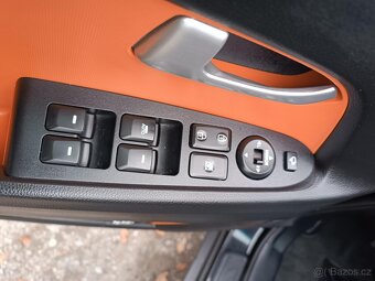 Kia Sportage 2.0 CRDi 4x4 135 kW (184 k) – výborný stav - 10