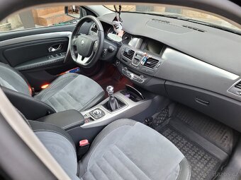 Renault Laguna III 2.0dCi 131kW 4Control - 10