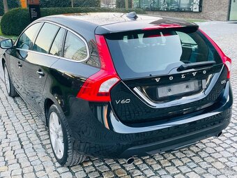 Volvo V60 2.4D5 158KW 5VÁLEC MANUÁL SENZORY VÝHŘEV SERVISKA - 10