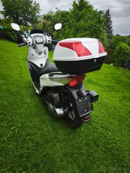 Kymco People GT 300i (2016) - 10