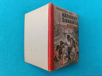 NÁDVORNÍK ŠIBRAVÁČEK - František Flos - 10