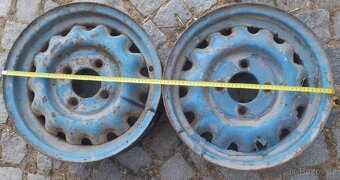 Prodám závaží Supr,disky Zetor 25,rám UŘI,káru - 10