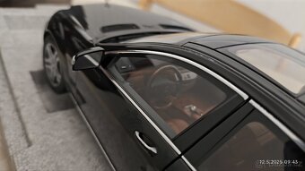 Model Mercedes-Benz S600L W221 1:18 Motorhelix - 10