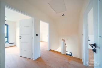Prodej rodinný dům 4+kk, na pozemku 248 m2, Chrášťany, Český - 10