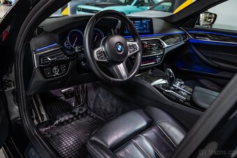 BMW M550d xDrive Touring, M-Technic, HUD, dověry... - 10
