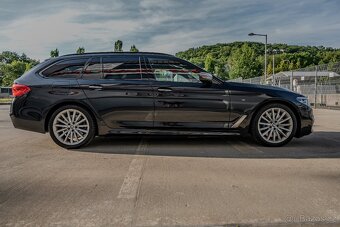 BMW M550d xDrive Touring, M-Technic, HUD, dověry... - 10