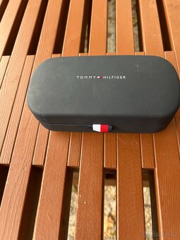 Sluneční brýle Tommy Hilfiger - 10