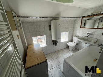 Prodej rodinného domu o velikosti 258 m2 na pozemku o veliko - 10