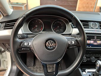 VW Passat 2.0 TDi Highline DSG ČR - 10