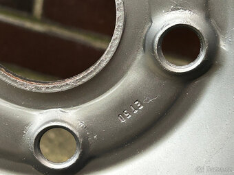 Zimní pneu 215/55/16 - 6 mm, cena za sadu 3000,- Kč - 10