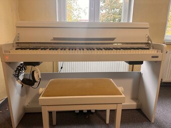 Digitální klavír NUX - 10