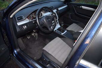 Volkswagen Passat 2,0 TDi ALLTRACK,PR.SERVIS - 10