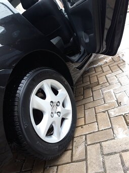 Corola Verso 1,8 16V VVTI - 10