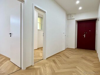 Nabízíme nový designový 4+KK po rekonstrukci – prostorný, sv - 10
