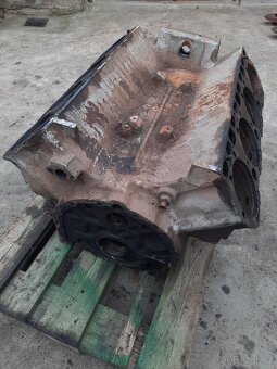 Prodám blok motoru na kirovec K-700 Yamz 238 - 10