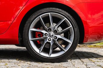 ŠKODA Octavia RS 2.0 TSI 180 kW ODPOČET DPH - 10