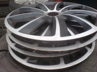 Disky VW, zimní Hankook Winter ICept Evo2 SUV, 215/65/17, 4 - 10