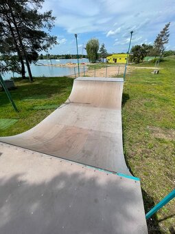 U rampa - profesionální venkovní povrch SKATESMART - 10